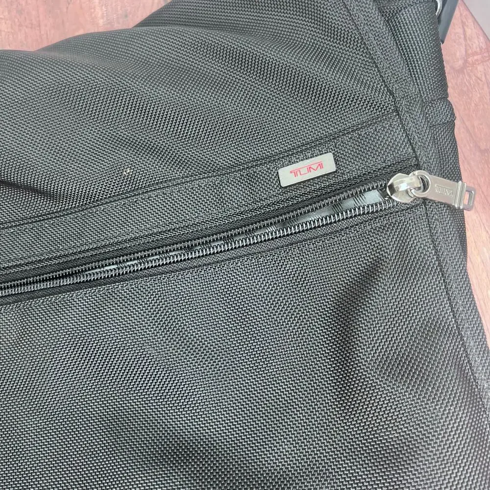 Tumi Messenger Computer Work Bag‎ Expandable